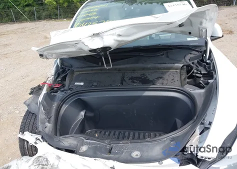 2023 Tesla Model Y Performance Dual Motor All-Wheel Drive z USA, uszkodzony, nr VIN 7SAYGDEF6PF712384